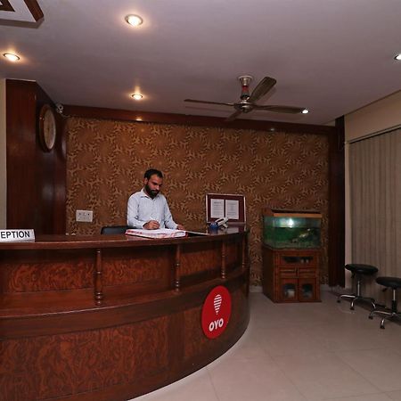 Super Hotel O Global New Delhi Exterior photo