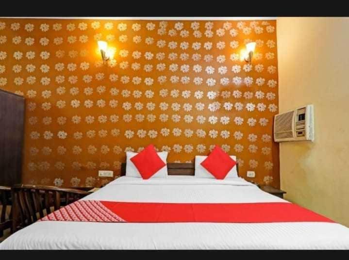 Super Hotel O Global New Delhi Exterior photo