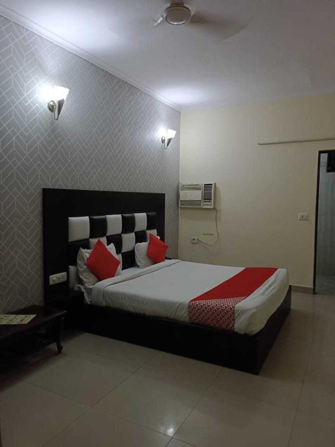 Super Hotel O Global New Delhi Exterior photo