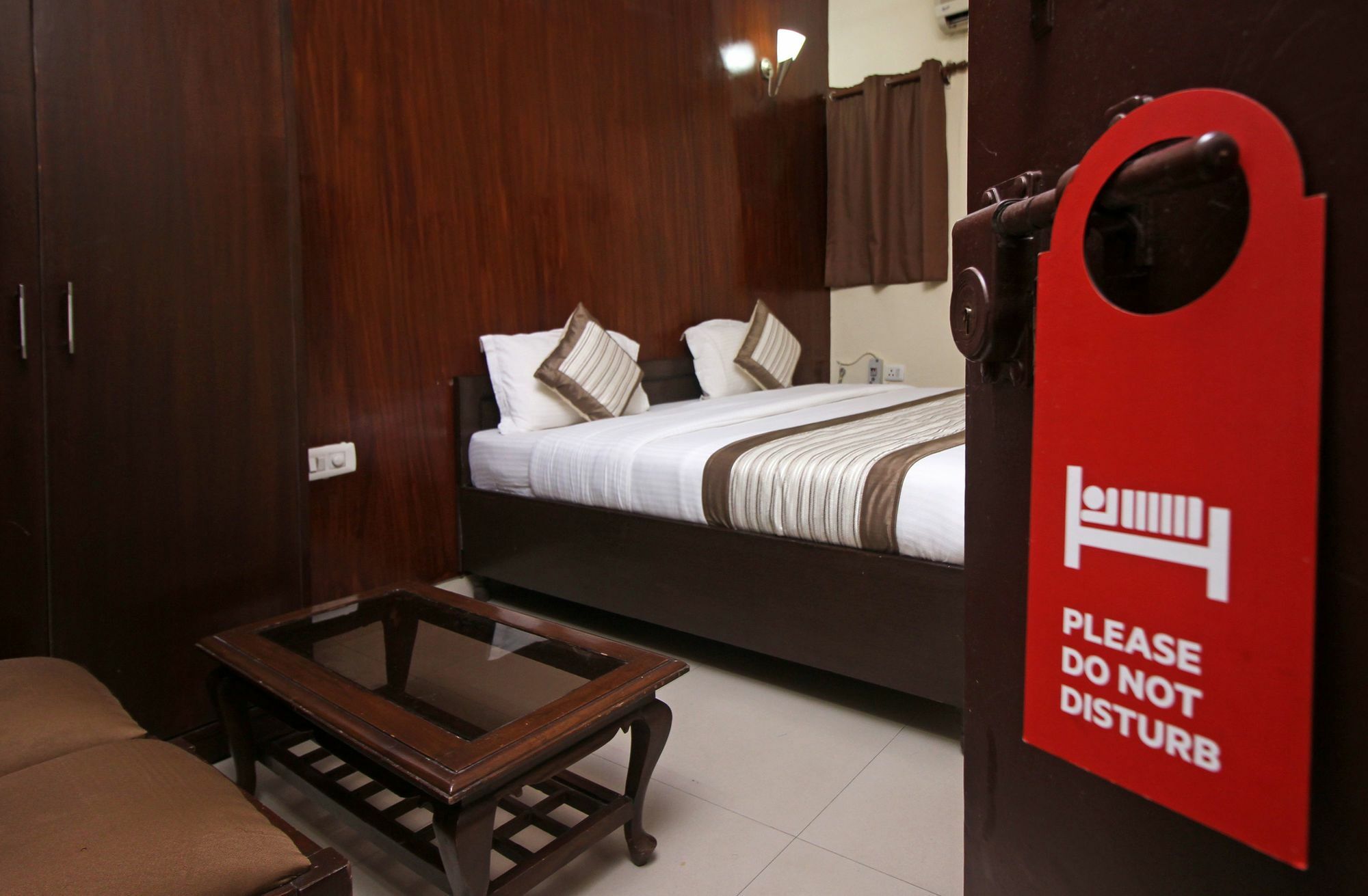 Super Hotel O Global New Delhi Exterior photo